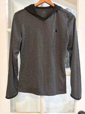 The North Face Flashdry Hooded Long Sleeve Medium